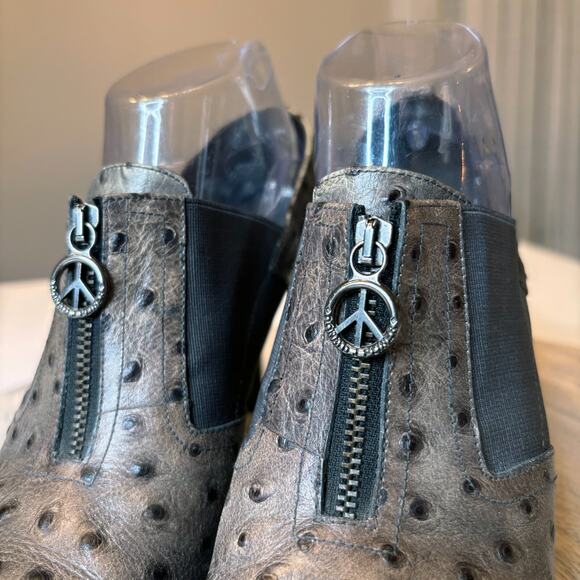 Donald J Pliner Gray Leather Faux Ostrich Embossed Pointed Toe Pumps Size 7.5 - Picture 5 of 14